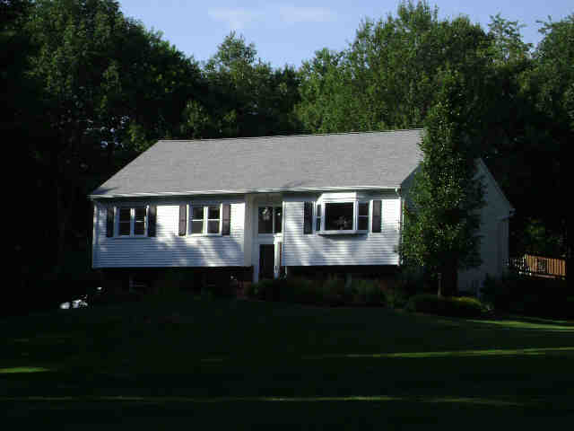 Building photograph for 11 SUNSET RD